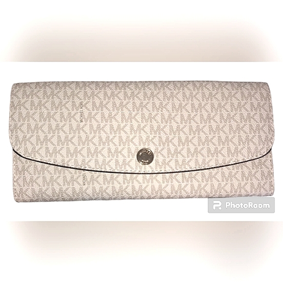 MICHAEL KORS JULIANA MONOGRAM VANILLA 3 PIECE WALLET SET NWT - Picture 3 of 6